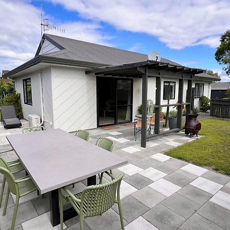 One Street Back From The Beach Papamoa Luaran gambar